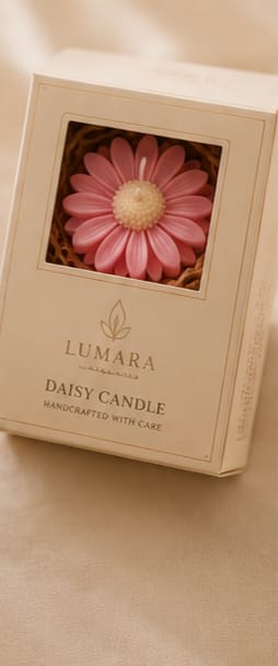 LUMARA Daisy Bloom Candle